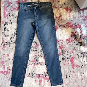 Universal Thread Mid rise Jegging 6|28R